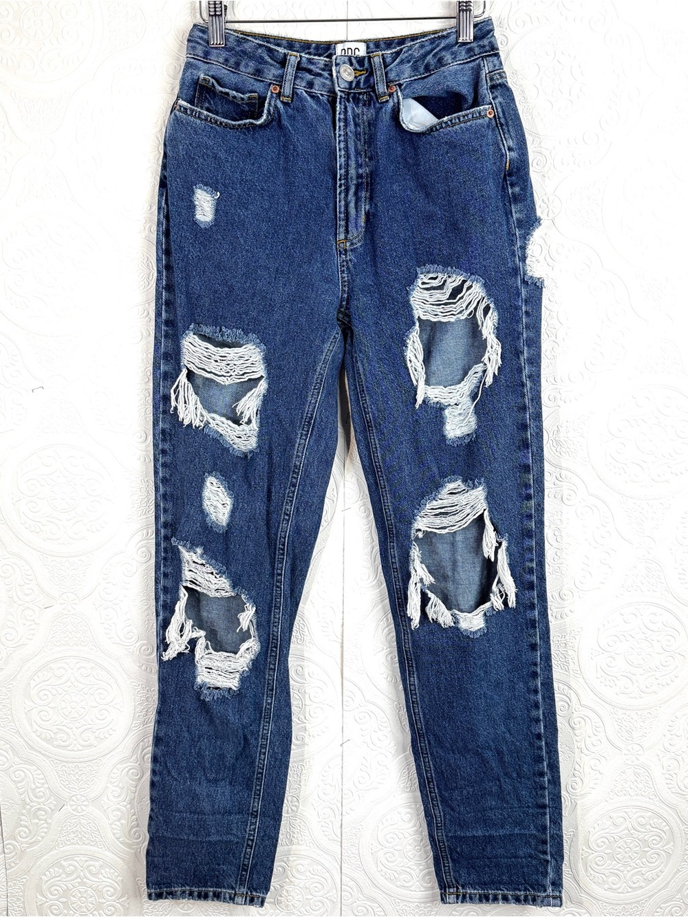 BDG Urban Outfitters Women's Mom Jeans Sz 2 or W26 Distressed Large Ripped
